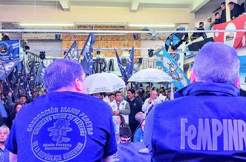 Juan Carlos Schmid: “Vemos una ofensiva sostenida sobre el movimiento obrero desde que llegó este gobierno”