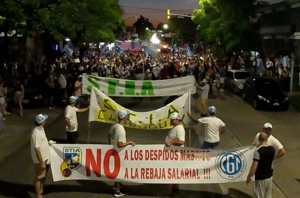 El sindicato de Alimentación responsabiliza a Granja Tres Arroyos por la paralización de la planta y apuntó a la «mala gestión» de la empresa