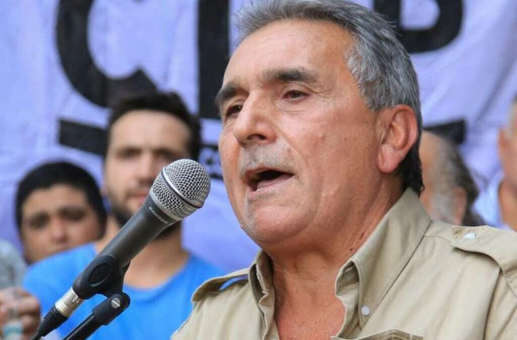 Schmid denunció una «ofensiva sostenida» contra los sindicatos y repudió la intervención de la UOM