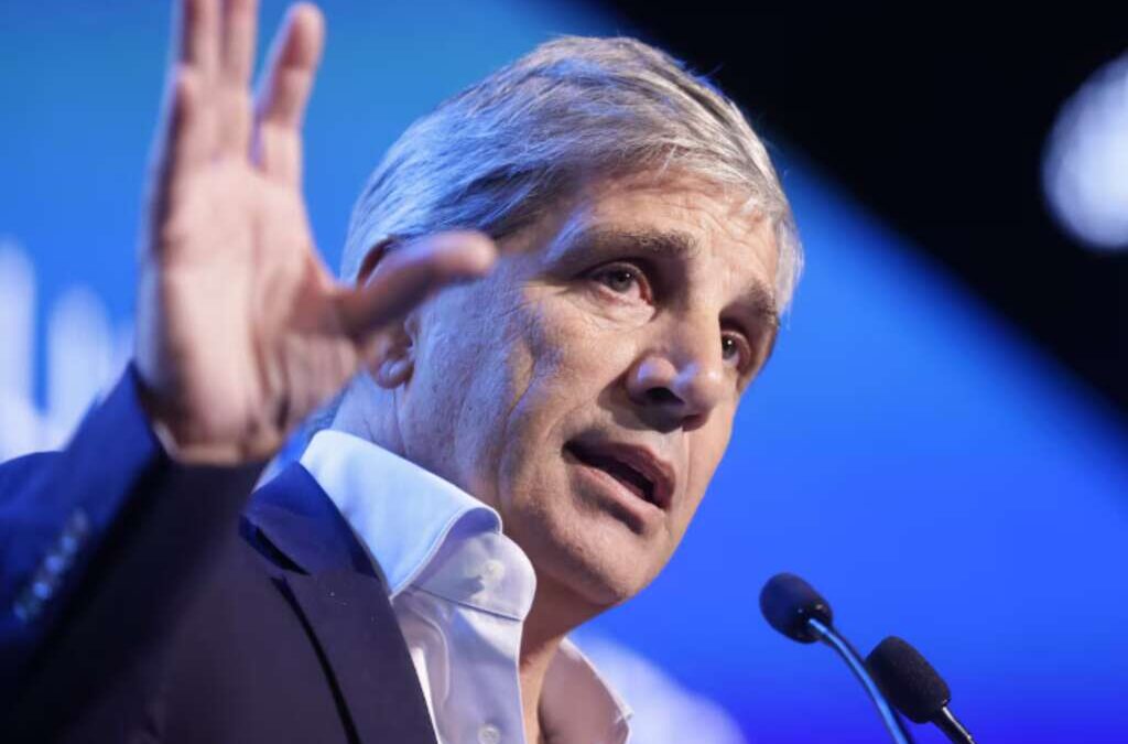 El Gobierno reglamentó el Fondo que le financia los despidos a los empresarios pero prorrogó su entrada en vigencia por pedido del FMI