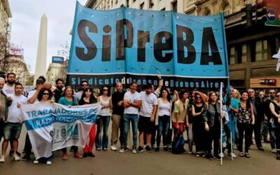 Salarios deprimidos, pluriempleo y precarización: la foto de la realidad de los trabajadores de prensa