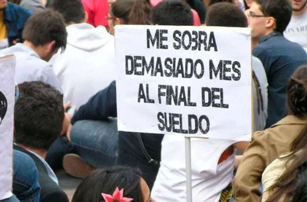 Más de 19 millones de trabajadores tienen deudas con el sistema financiero: La mora llega a un tercio