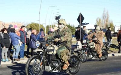 Ante los reclamos salariales, el Gobierno autorizó a los militares a trabajar como delivery, Uber o vigiladores