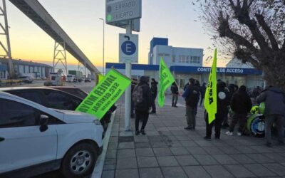 UOCRA reclamó ante las puertas del muelle Storni