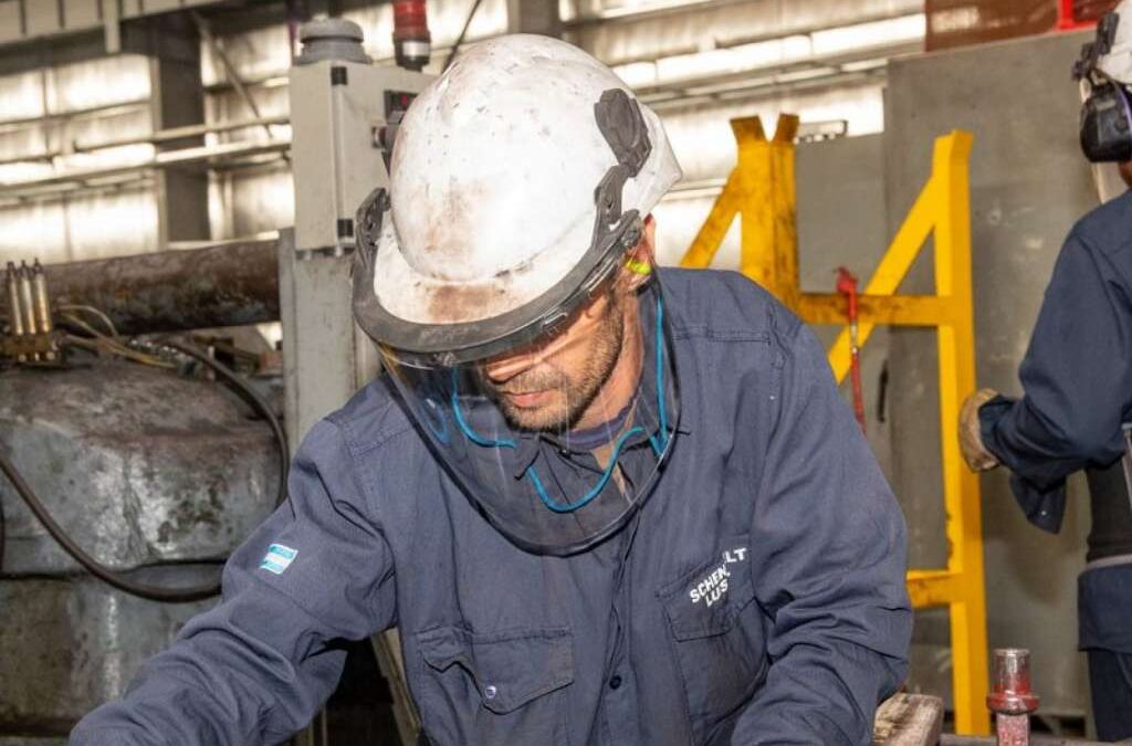 En el primer mes de la Reforma Laboral el empleo registrado continuó su caída y el sector privado muestra señales de debilidad