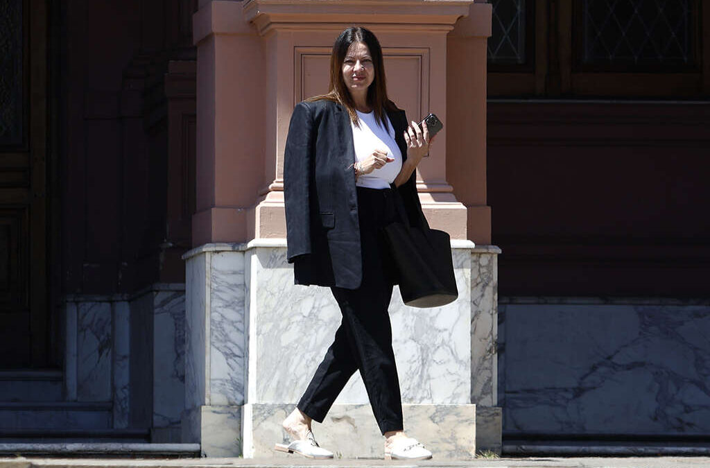 Empiezan a llegar las cédulas de Capital Humano para convocar a gremios y empresarios a discutir los convenios