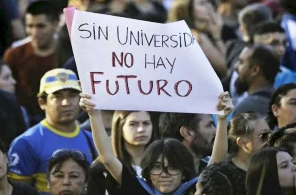 Las federaciones docentes convocan a un paro nacional para exigir el cumplimiento de la Ley de Financiamiento Universitario