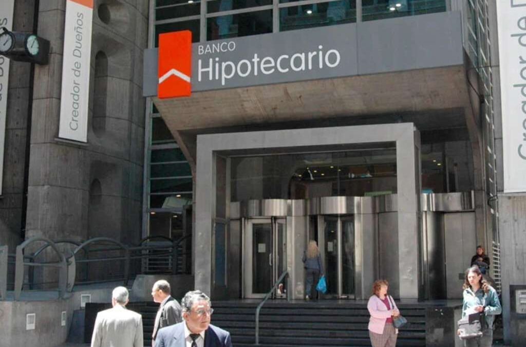 Preocupación por el cierre de sucursales del Banco Hipotecario en el país