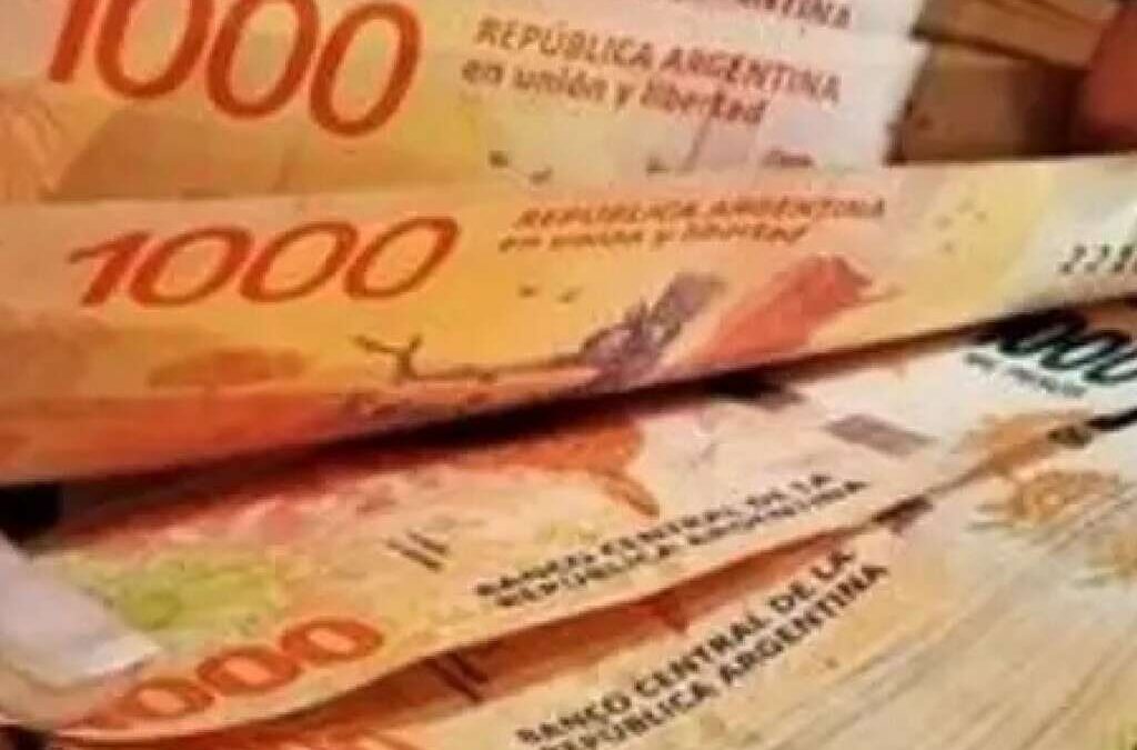 Trabajar no alcanza: los salarios más representativos no llegan a la línea de pobreza y la clase media es una utopía