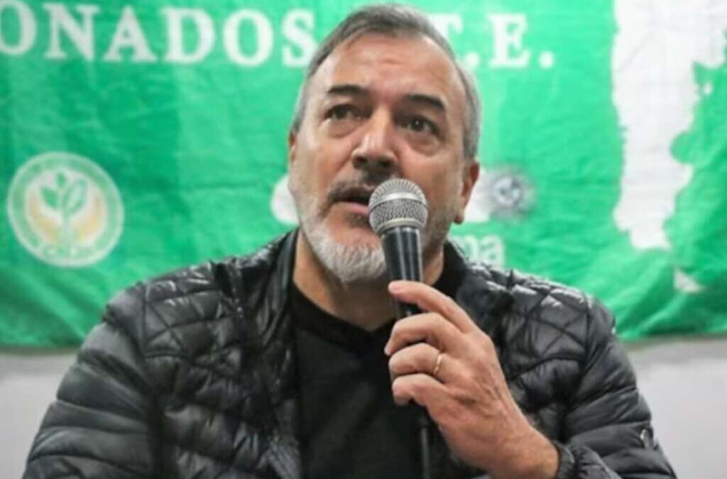 Paritarias: los estatales firmaron aumentos para el próximo trimestre por arriba del techo salarial de Caputo
