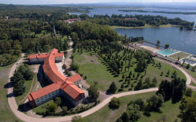 El ocaso del turismo social: trabajadores resisten el abandono y la venta de los hoteles de Embalse
