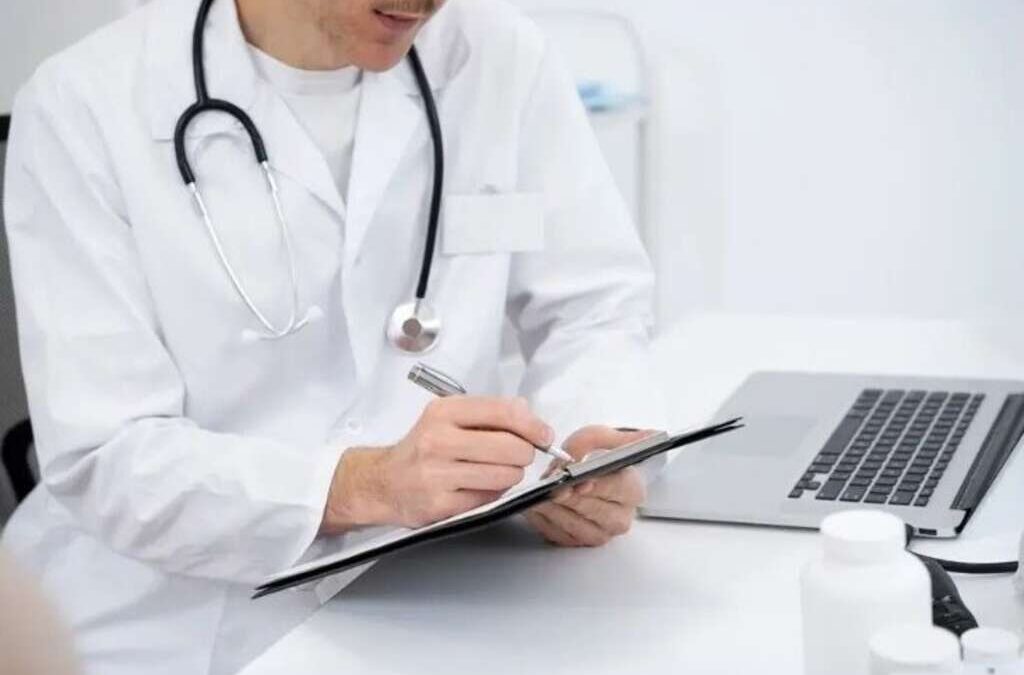 Reforma laboral: cómo funcionan los nuevos certificados médicos para justificar faltas
