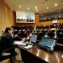GNL: la Legislatura de Neuquén votará el acuerdo con YPF de noche y evitará la marcha de los gremios estatales