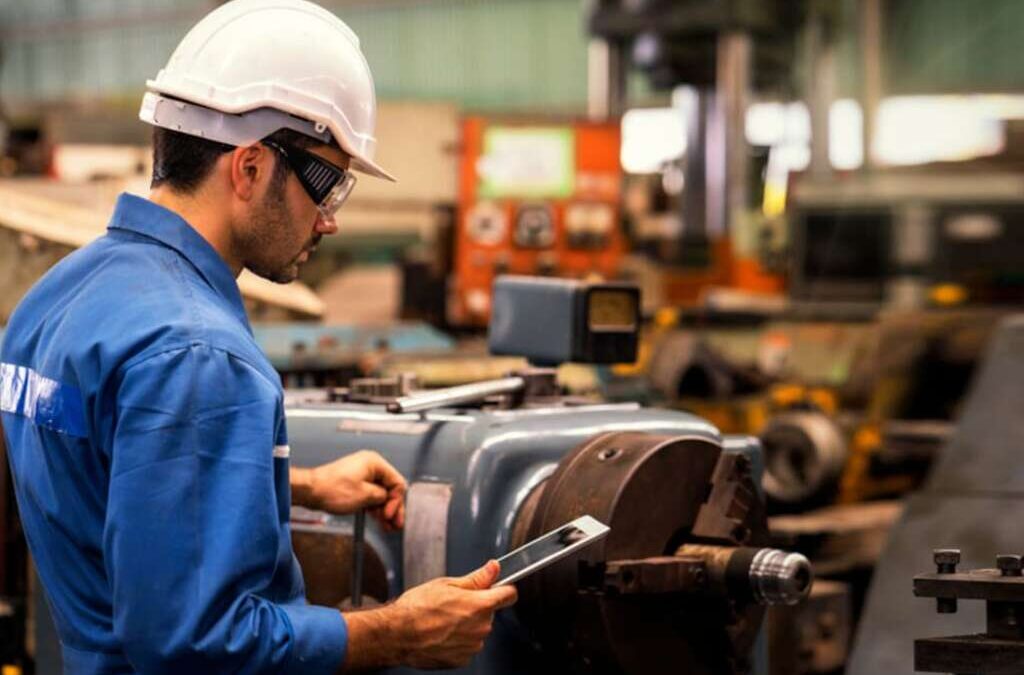 Reforma laboral: el Gobierno acelera la renegociación de 800 convenios colectivos y apunta a sectores clave