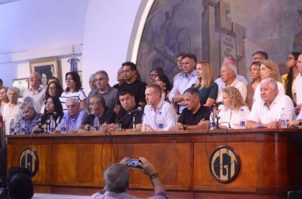 La CGT debate un paro de 36 horas mientras crece la presión de los gremios más duros