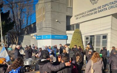 Conflicto en la Legislatura de Santa Cruz por sueldos congelados