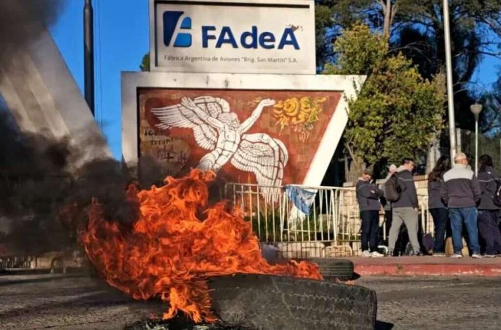 Sin contrato ni aviones y con la planta paralizada, los trabajadores de FAdeA denuncian que atraviesa “el peor momento de toda la historia”