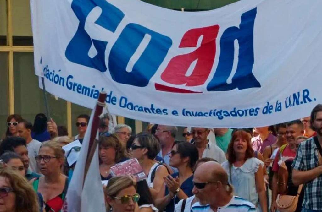 Docentes de la UNR celebraron el fallo de la Corte y exigieron que se cumpla la Ley de Financiamiento Universitario