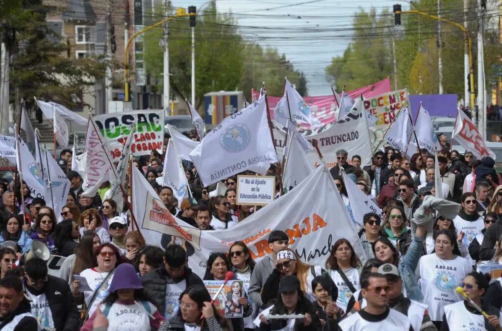 ADOSAC definió paro de 96 horas y espera que el gobierno mejore la oferta salarial
