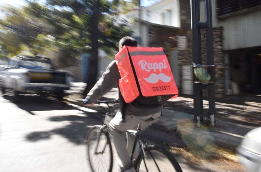 Las apps como única salida laboral: «Hay trabajadores de 50 o 60 años, algunos jubilados, que están arriba de la moto»