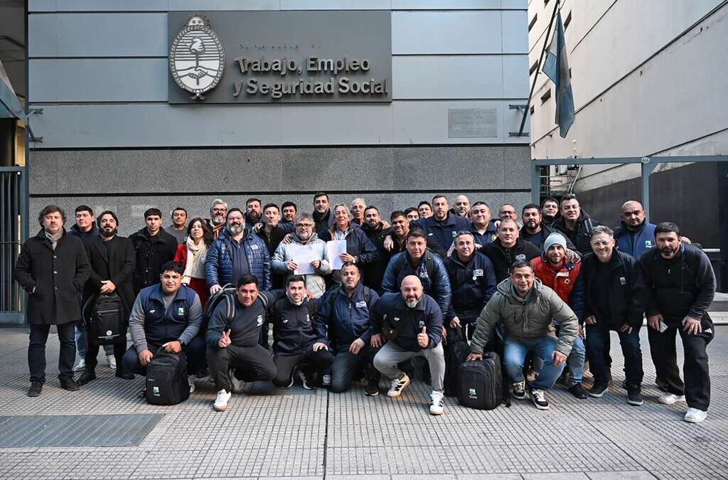 Tras varias semanas de tensión con las Cámaras empresarias, Aceiteros llevaron el sueldo inicial del sector a $2,7 millones: «Es una conquista de la unidad obrera»