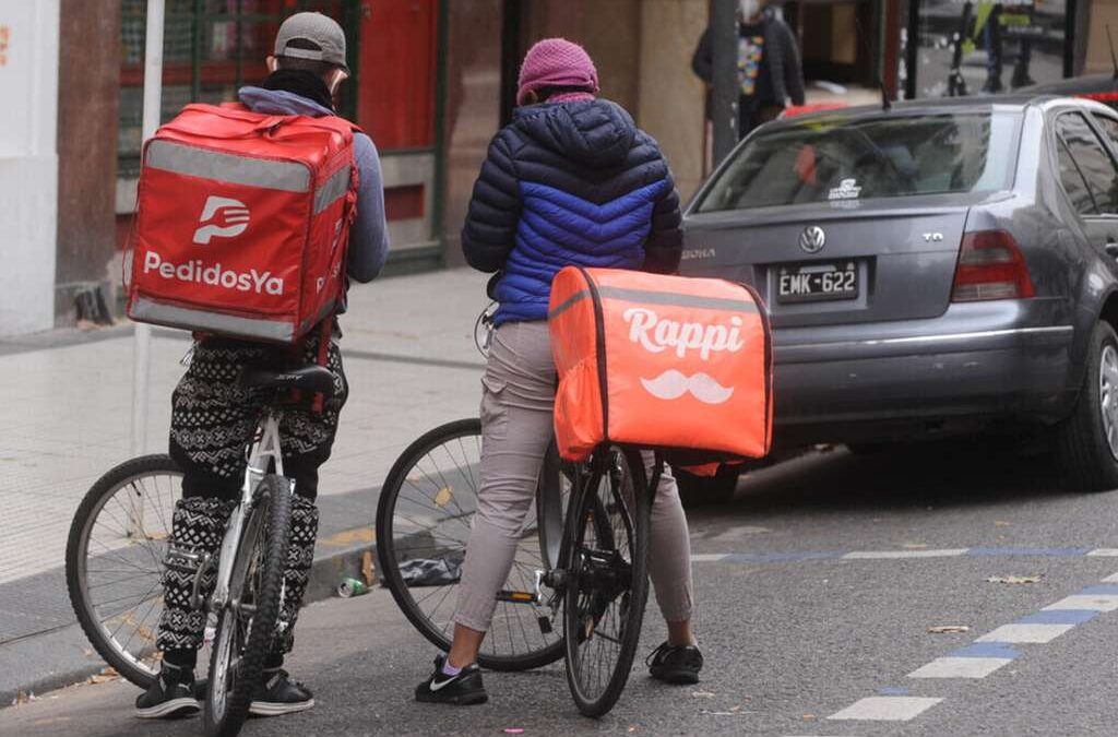 Cómo es el proyecto de ley de Kicillof para los trabajadores de Rappi y Pedidos Ya en la Provincia de Buenos Aires