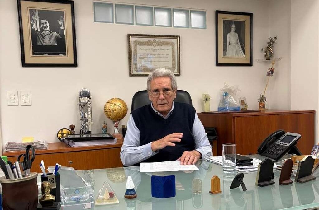Carlos Acuña camino a su reelección al frente de estacioneros: «No extraño ser secretario general de la CGT»