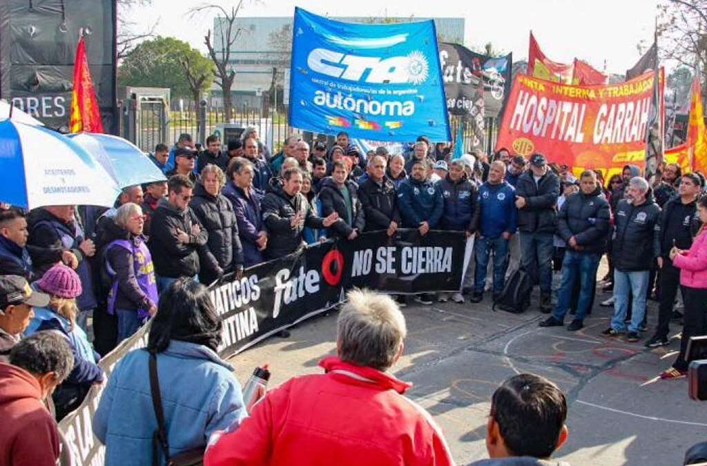 El SUTNA denunció un «lockout patronal» en FATE y advirtió que miles de puestos de trabajo están en riesgo