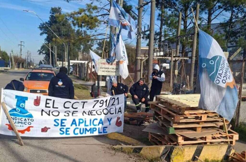 Denuncian despidos y presión a los trabajadores para que se desafilien del Sindicato Químico en la planta de Cascia Gases de Pilar