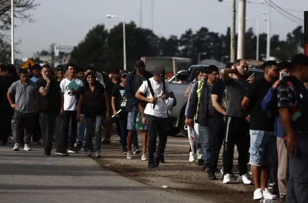 Registran un grave crecimiento del desempleo y la informalidad en Argentina en los últimos dos años