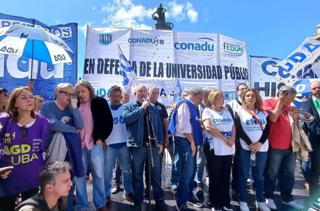 Gremios universitarios exigen que en agosto Milei cumpla con la totalidad de la ley de Financiamiento Universitario