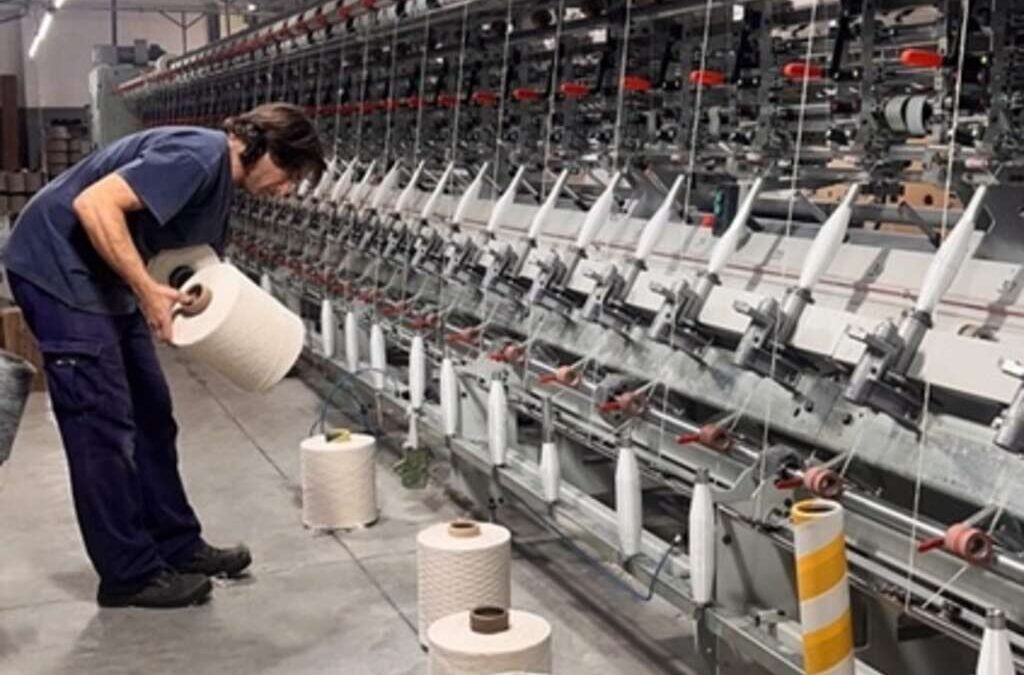 La industria cayó 5,7% en mayo arrastrada por el desplome de casi 20 puntos en textiles, prendas de vestir, cuero y calzado