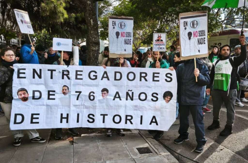 Despidos en el sector nuclear: los gremios esperan esta semana una respuesta a sus pedidos de reincorporación