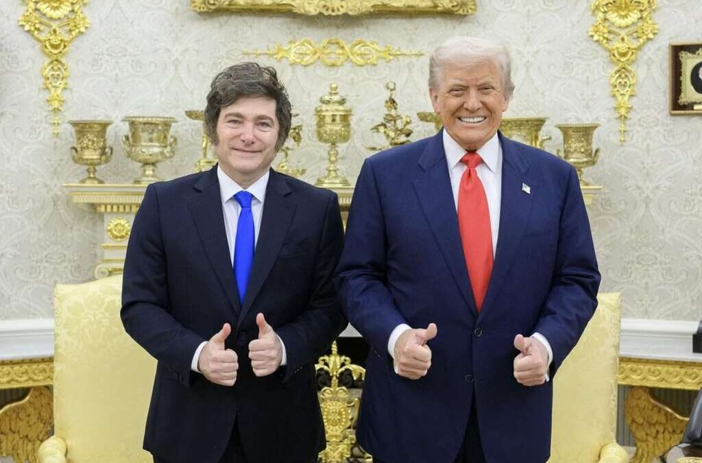 Denuncian que los despidos en la CNEA son parte del acuerdo Milei-Trump para transferir secretos tecnológicos del organismo a Estados Unidos