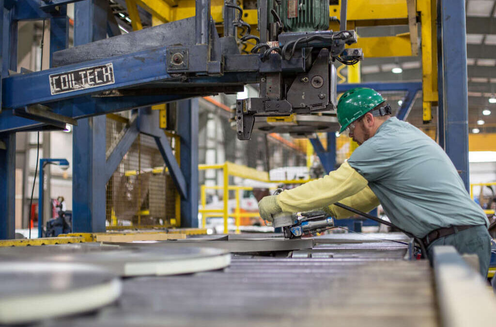 La Argentina de Milei perdió más de 28.000 empresas en dos años y medio: el entramado pyme se desangra