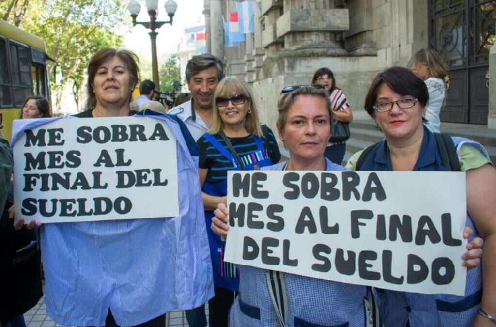 El salario real volvió a caer: sólo ocho convenios firmados este año les ganan a la inflación