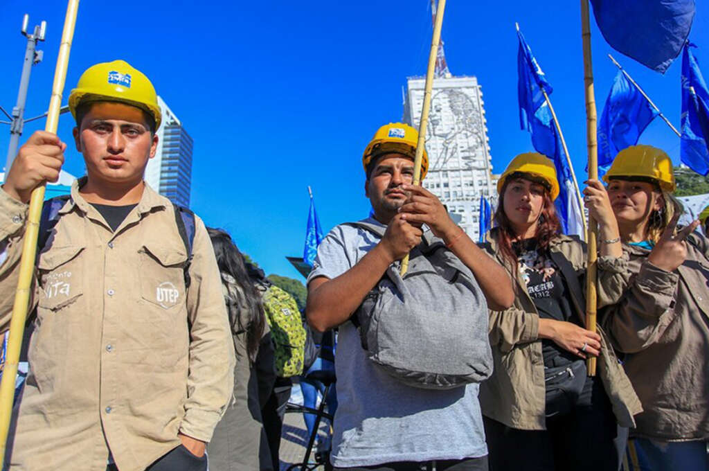 Los movimientos sociales activan un plan de lucha con piquetes y una marcha federal contra el cierre del Volver al Trabajo Los movimientos sociales activan un plan de lucha con piquetes y una marcha federal contra el cierre del Volver al Trabajo
