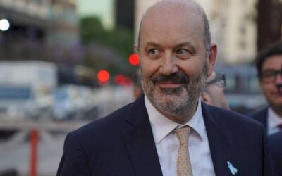 Sturzenegger pide presión empresarial para que los empleados se despeguen de los sindicatos