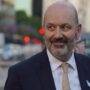 Sturzenegger pide presión empresarial para que los empleados se despeguen de los sindicatos