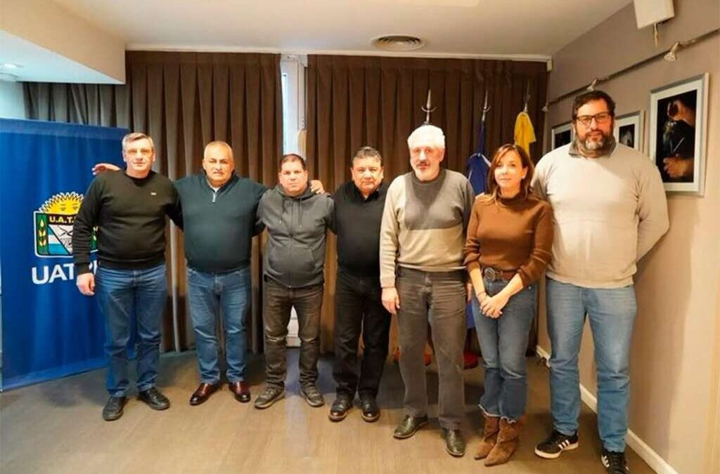 Gremial de la CARNE junto a UATRE y demás gremios del sector avícola enfrentan al GRUPO Granja Tres Arroyos