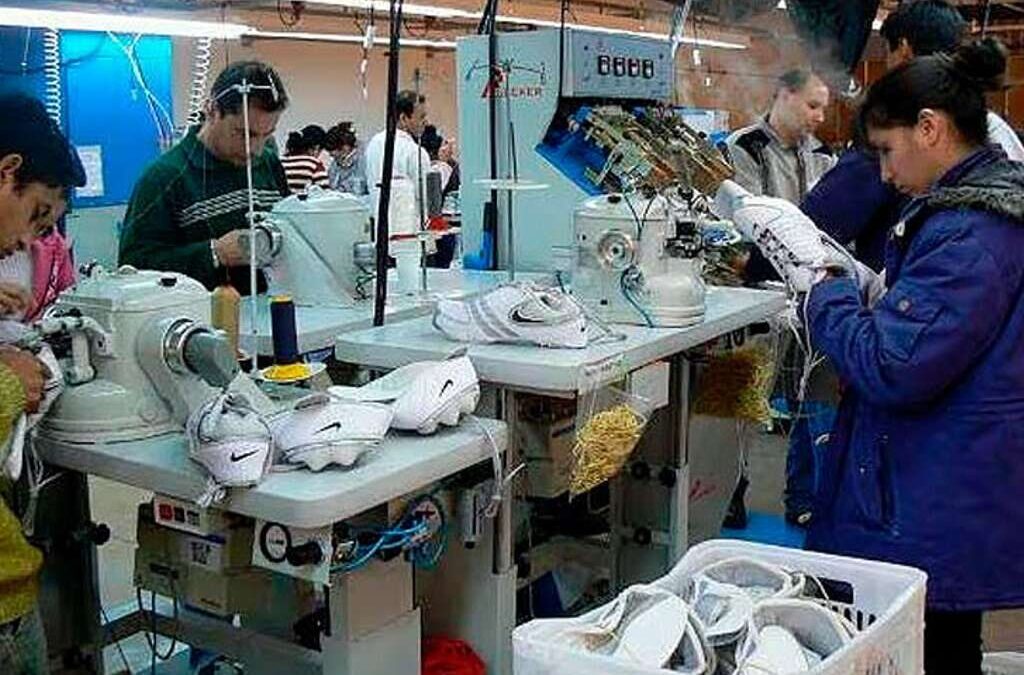 Cerró la fábrica de zapatillas que producía para Nike y Adidas y dejó a más de 150 trabajadores sin empleo en Misiones