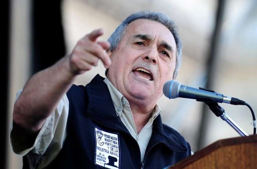 Schmid se metió en la polémica post mundial y lo cruzó al escritor español Pérez-Reverte por hacerse eco de la campaña anti-argentina