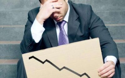 El empleo privado cayó por undécimo mes seguido y los salarios quedaron estancados