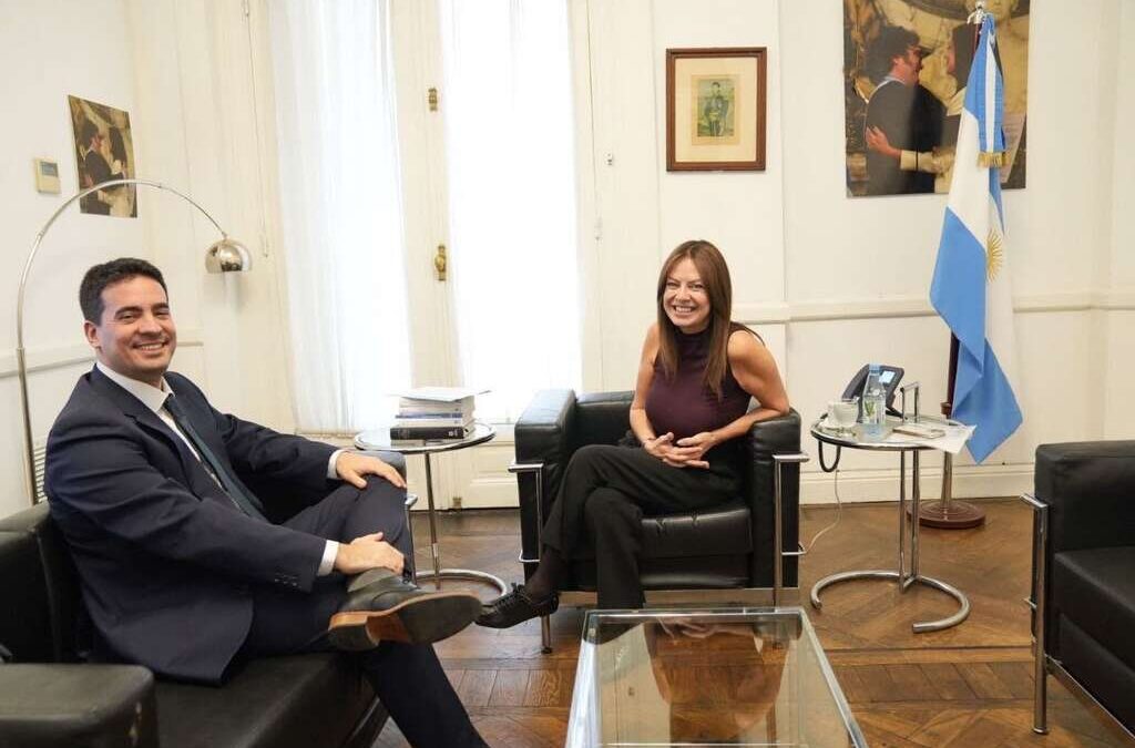 Sandra Pettovello celebró la paritaria de la UTA: acuerdo trimestral, suma fija no remunerativa y paz social para el AMBA