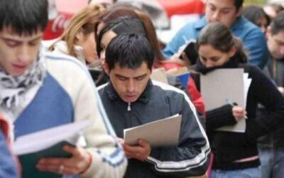 Tres de cada 10 jóvenes argentinos están desocupados y casi la mitad vive en condiciones de vulnerabilidad