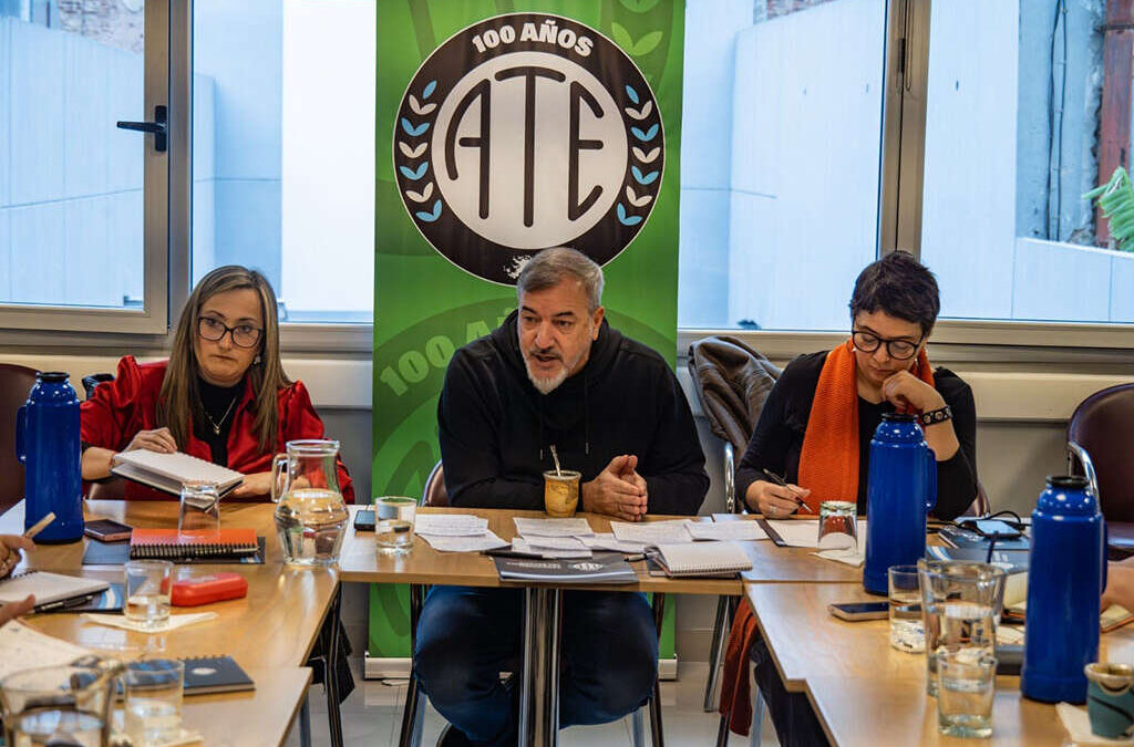 ATE convocó a un paro nacional con movilización para el 3 de agosto en reclamo de aumento salarial y contra los despidos en el Estado