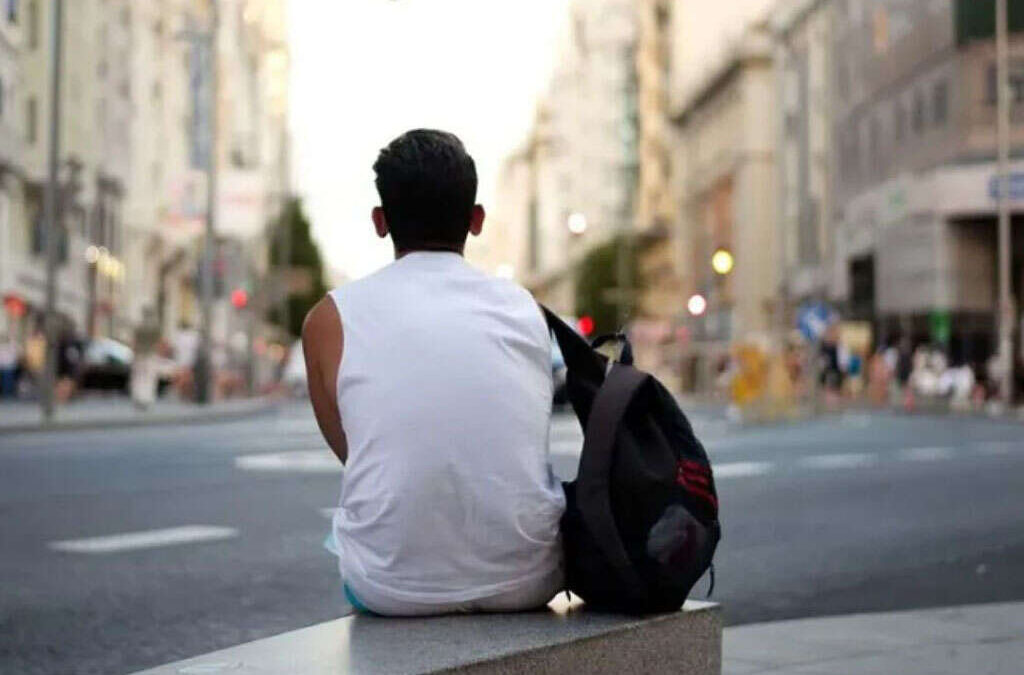 Casi la mitad de los jóvenes vive en situación de vulnerabilidad y el 57% no llega a fin de mes