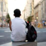 Casi la mitad de los jóvenes vive en situación de vulnerabilidad y el 57% no llega a fin de mes
