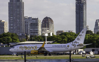 Suspensiones entre los tripulantes y despidos, el panorama laboral de Flybondi se complica mientras se cancelan cientos de vuelos