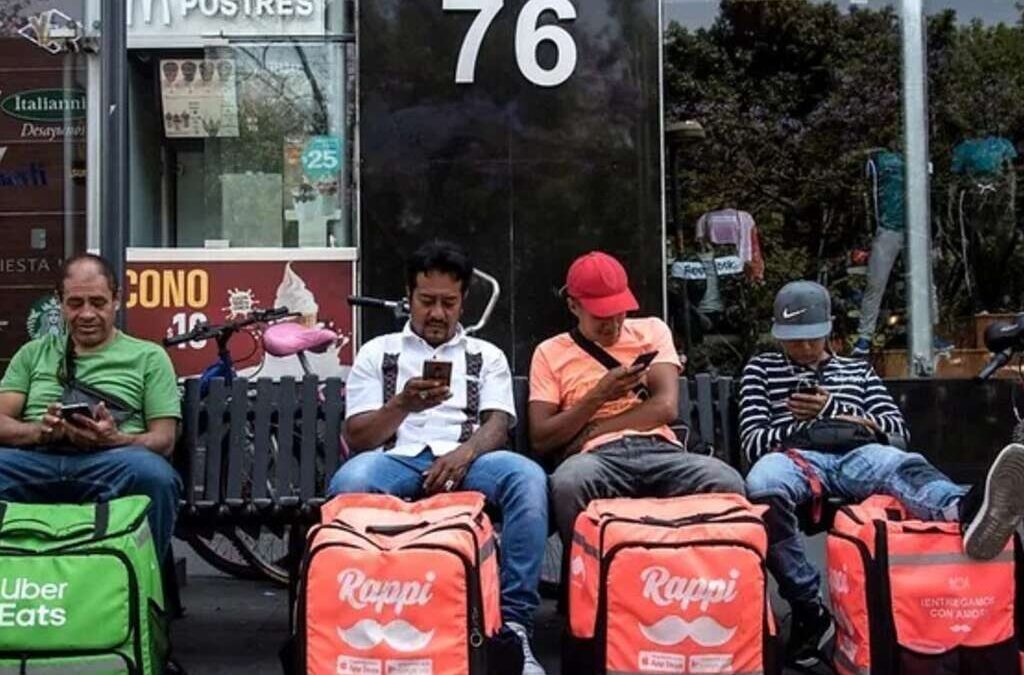 Un repartidor necesita completar casi 150 entregas al mes para no ser pobre y más de 450 para sostener un hogar